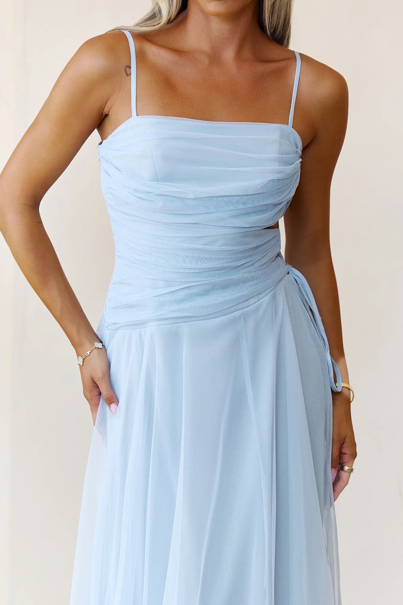 Budget A-line Spaghetti Straps Pleated Tulle Blue Maxi Prom Dress For Women
