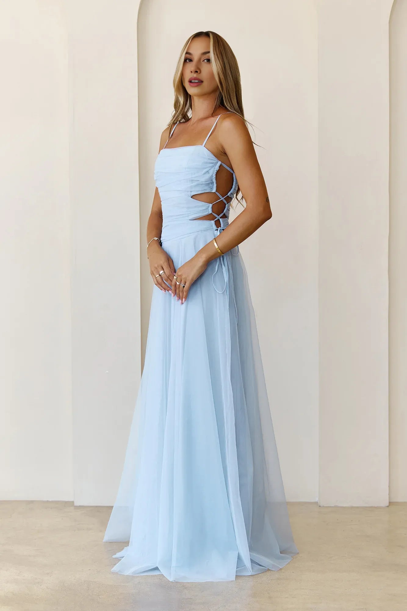 Budget A-line Spaghetti Straps Pleated Tulle Blue Maxi Prom Dress For Women