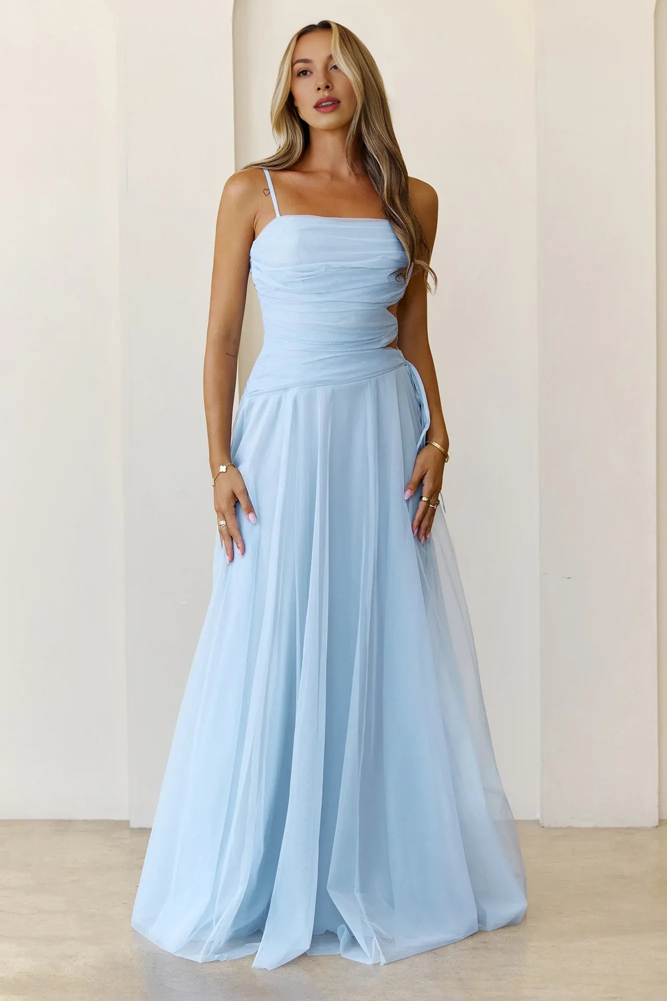 Budget A-line Spaghetti Straps Pleated Tulle Blue Maxi Prom Dress For Women