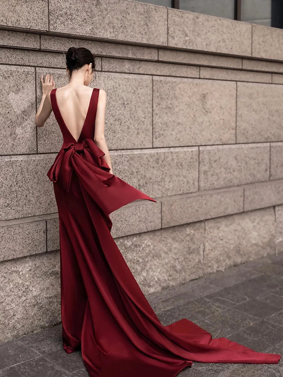 Burgundy Satin V-Neck Bow Long Prom Dress Elegant Backless Evening Party Dress With Sweep Train