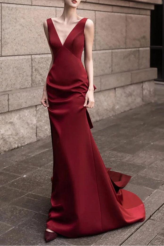 Burgundy Satin V-Neck Bow Long Prom Dress Elegant Backless Evening Party Dress With Sweep Train