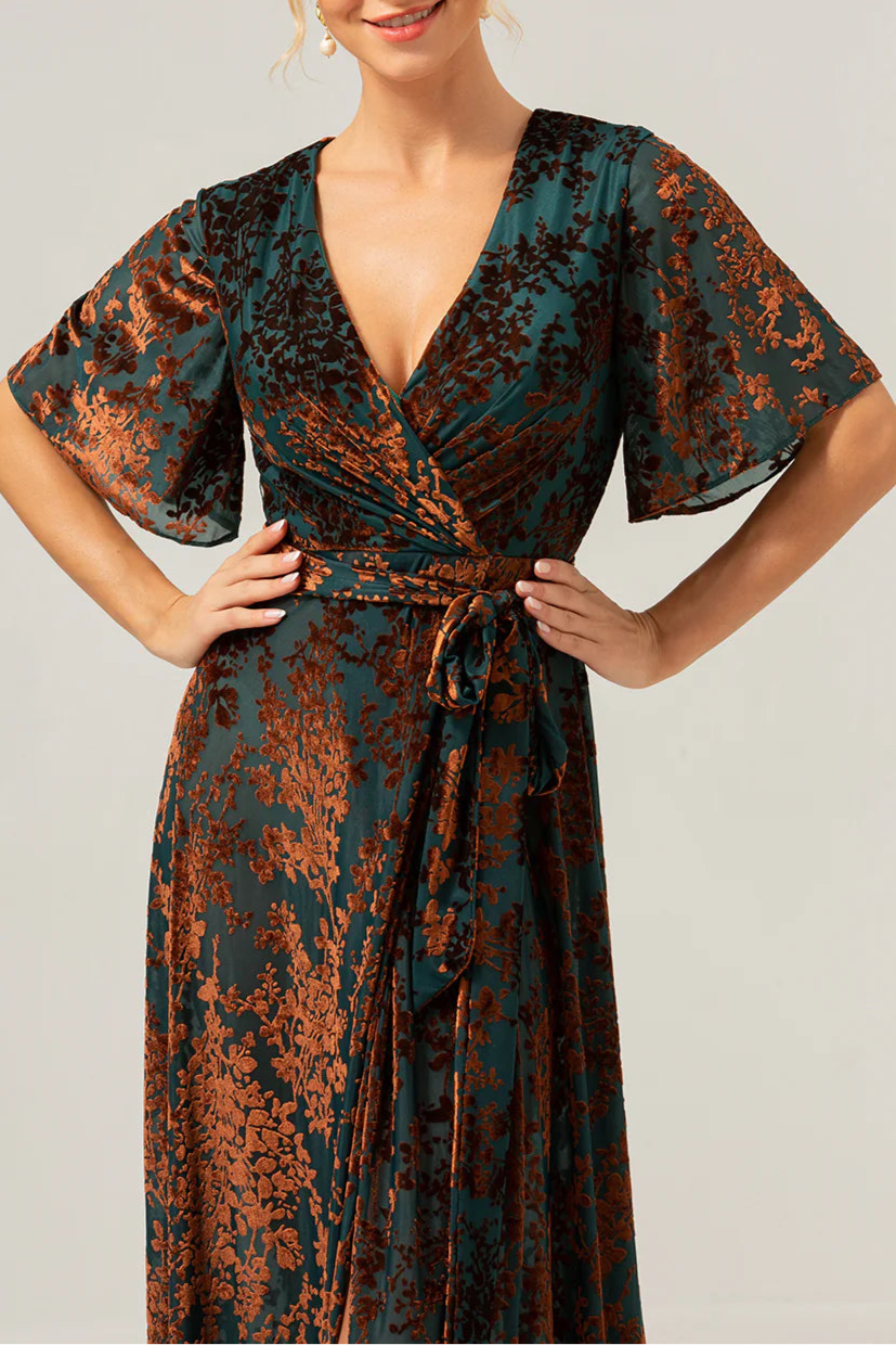 Burgundy Velvet Burnout V Neck A Line Long Mother of the Bride Dresses With Short Sleeves