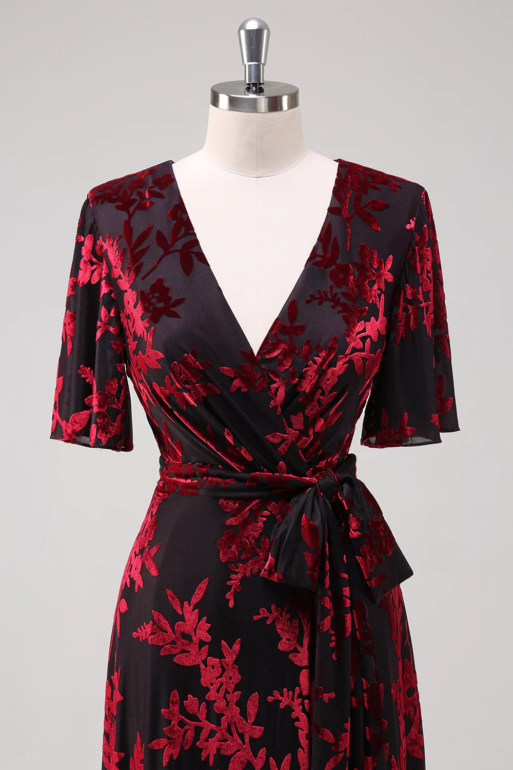 Burgundy Velvet Burnout V Neck A Line Long Mother of the Bride Dresses With Short Sleeves