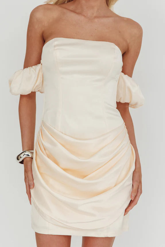 Casual Lovely Off-Shoulder Drape Pleated Cream Mini Homecoming Dress