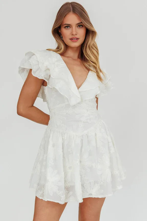 Casual V Neck Sleeveless Ruffle White Mini Homecoming Dress With Applique