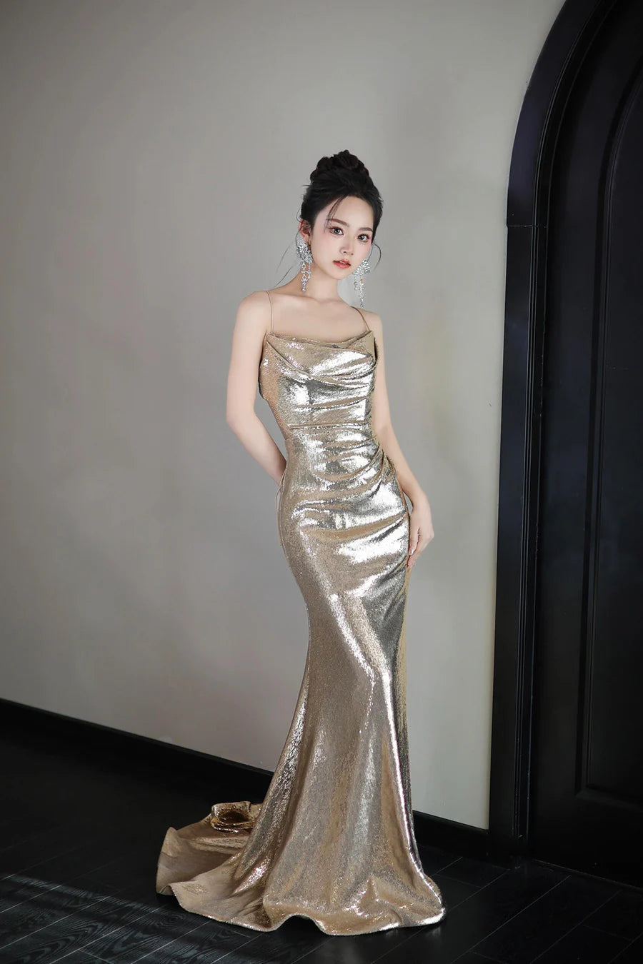 Champagne Backless Spaghetti Strap Mermaid Sequins Long Prom Dress Evening Party Dress