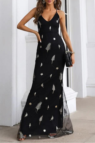 Champagne Tulle Appliques V-Neck Spaghetti Straps Lace-Up Mermaid Long Evening Dress