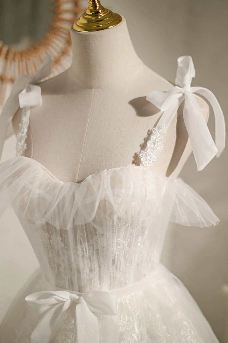 Champagne Tulle Lace Straps Beaded Applique Short Prom Dress Cute A-Line Homecoming Party Dress