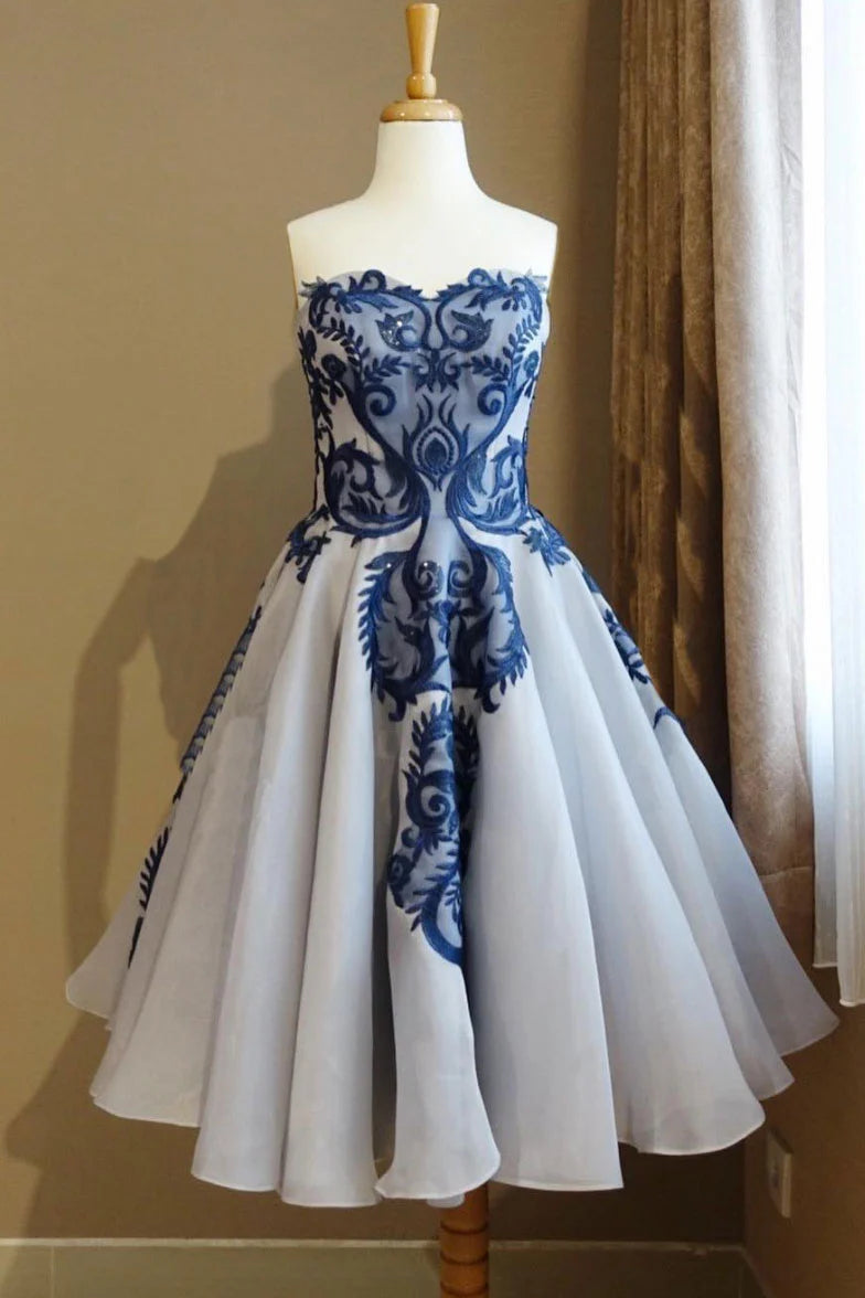 Elegant blue lace and tulle short dress for prom.