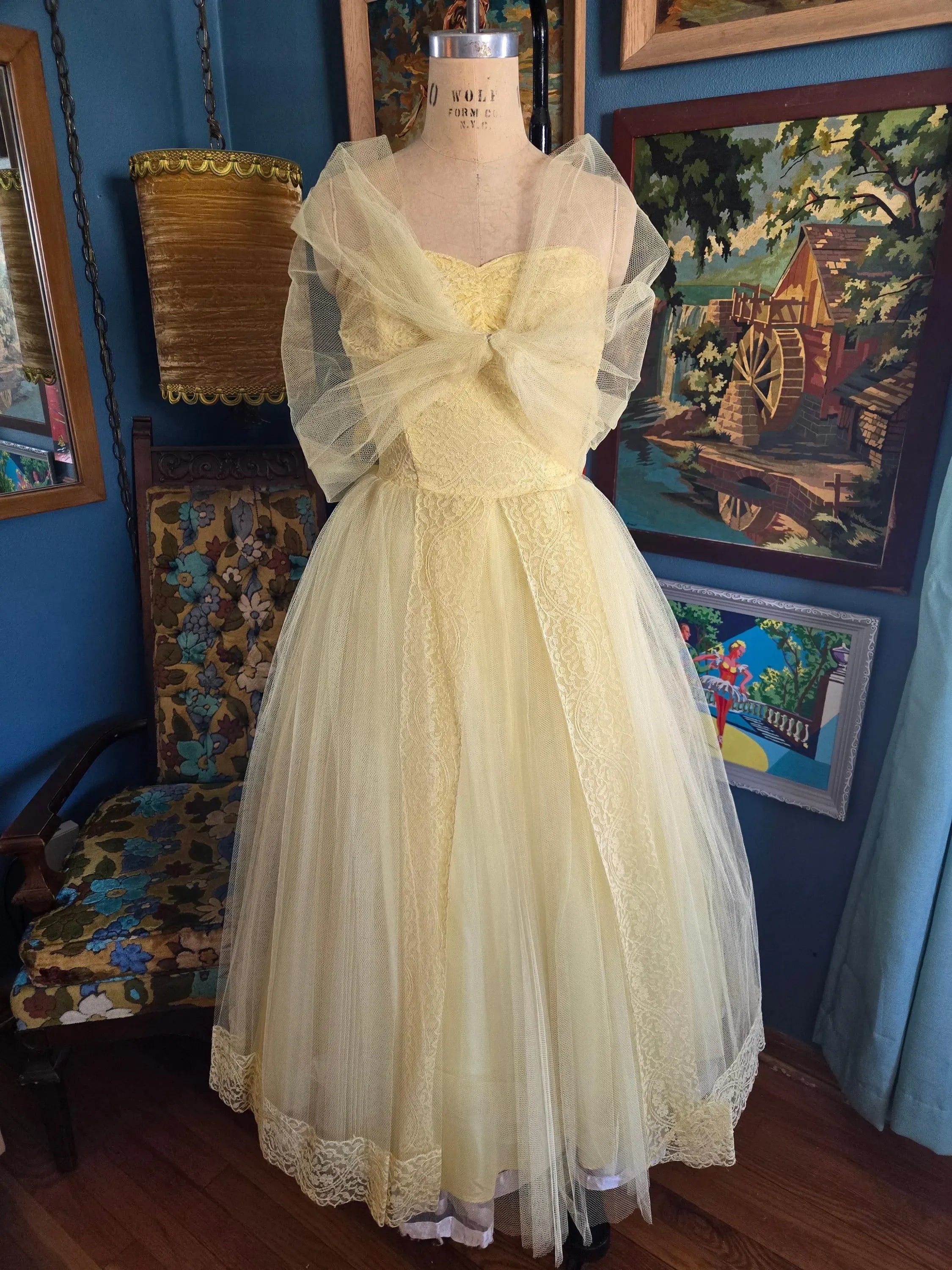 Charming A-Line Strapless Lace Tulle Pale Yellow Midi Prom Dress With Bow
