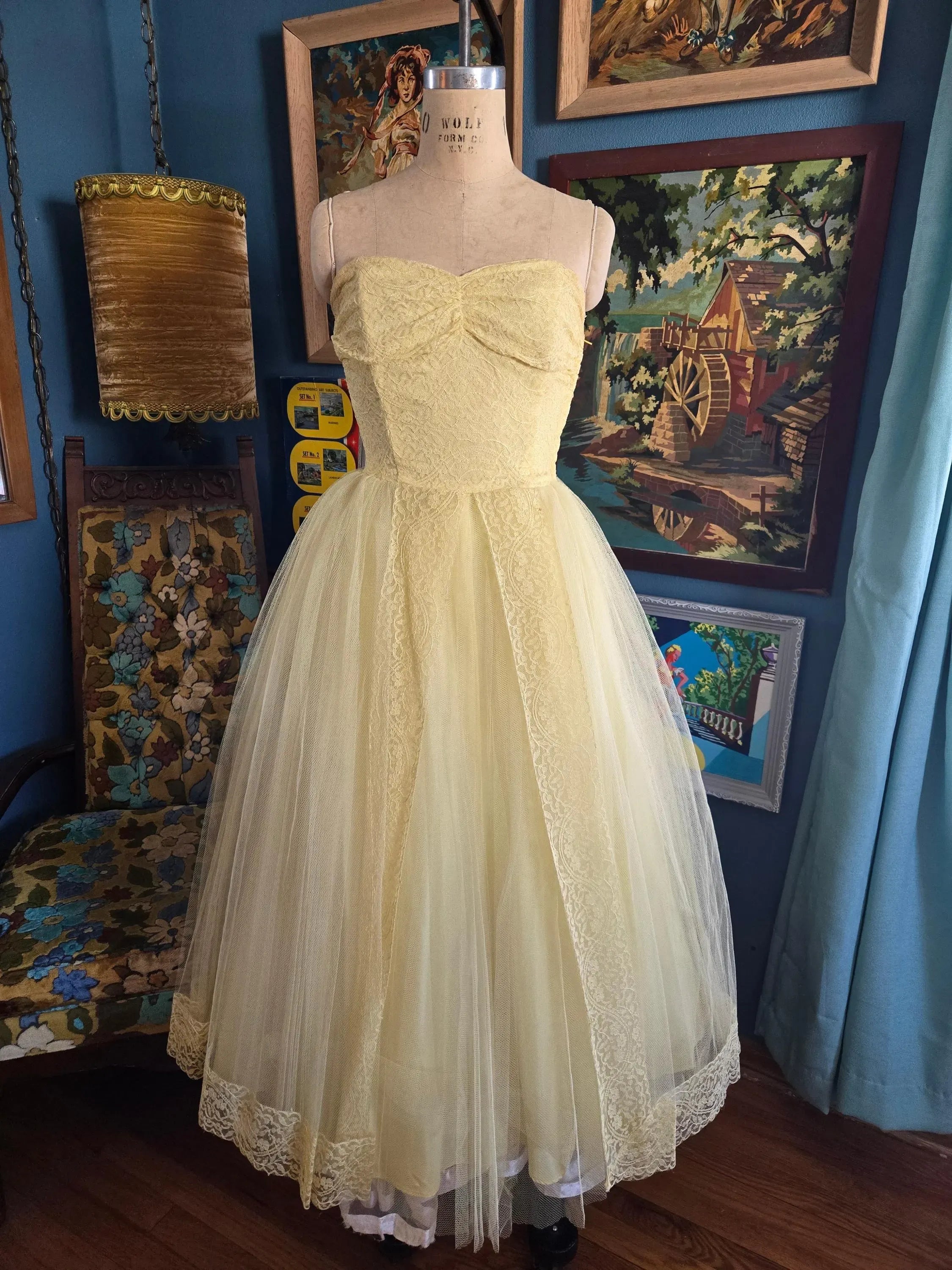 Charming A-Line Strapless Lace Tulle Pale Yellow Midi Prom Dress With Bow