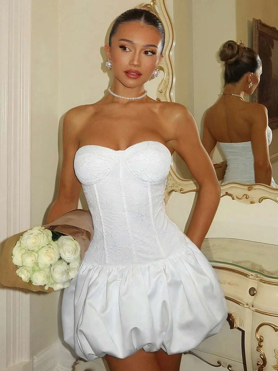 Charming A-Line Sweetheart Strapless Corset Bubble Hem Lace White Short Homecoming Dresses