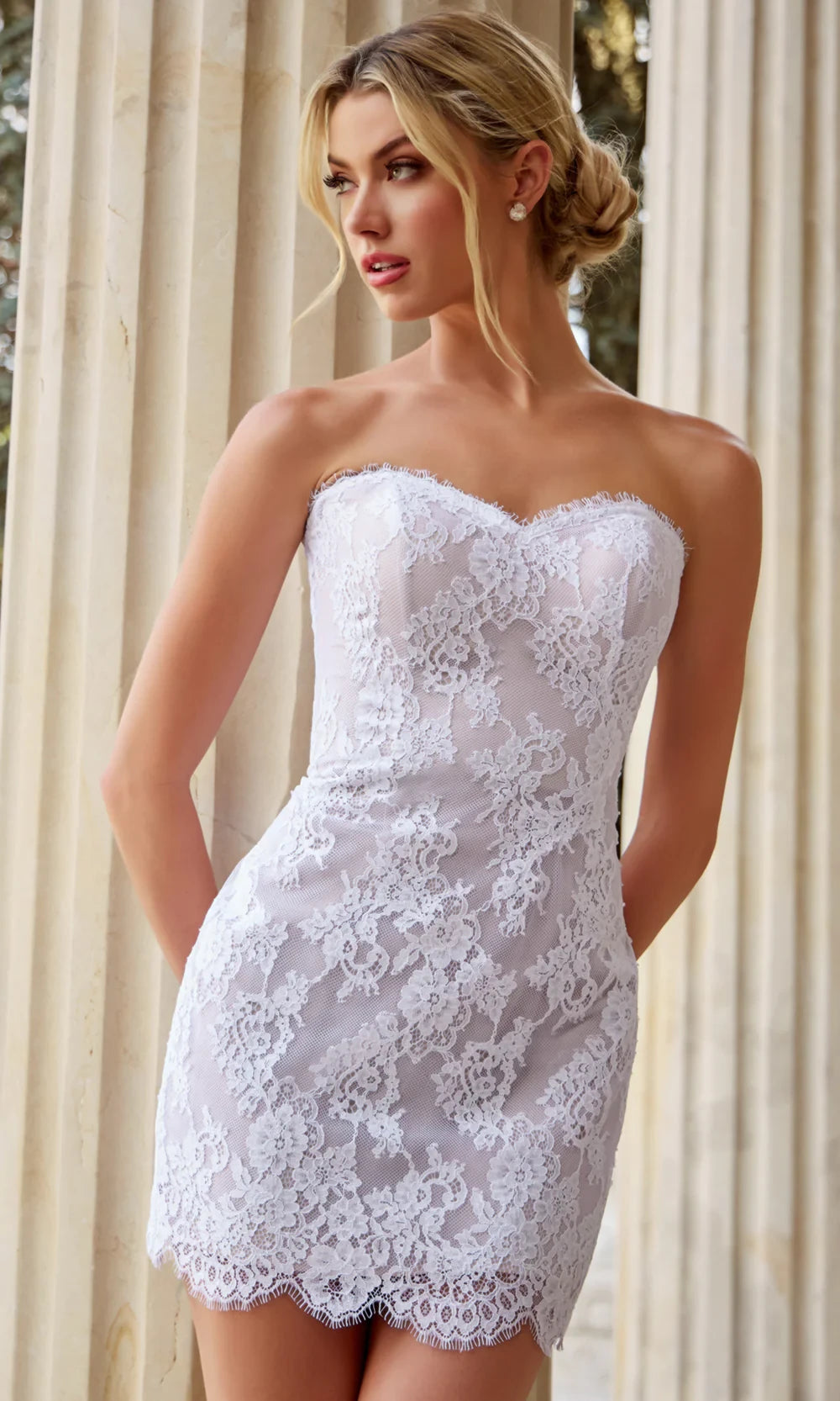 Charming Sheath Sweetheart Chic Scalloped Lace Ivory Mini Party Homecoming Dress