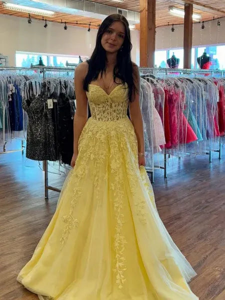 Cheerful A Line Sweetheart Corset Lace Applique Tulle Yellow Train Prom Dress