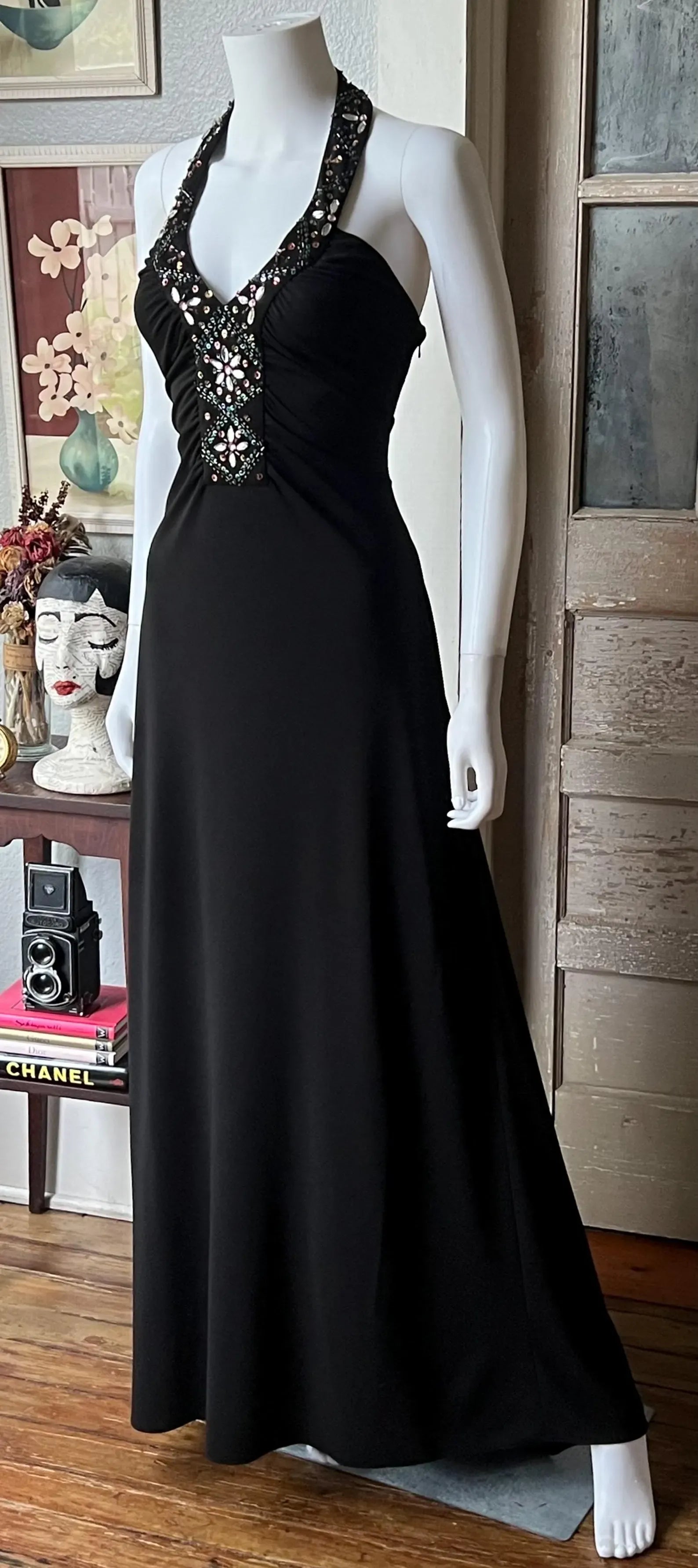 Chic A-Line Halter Neck Beaded Ruched Open Back Black Floor-Length Prom Dress
