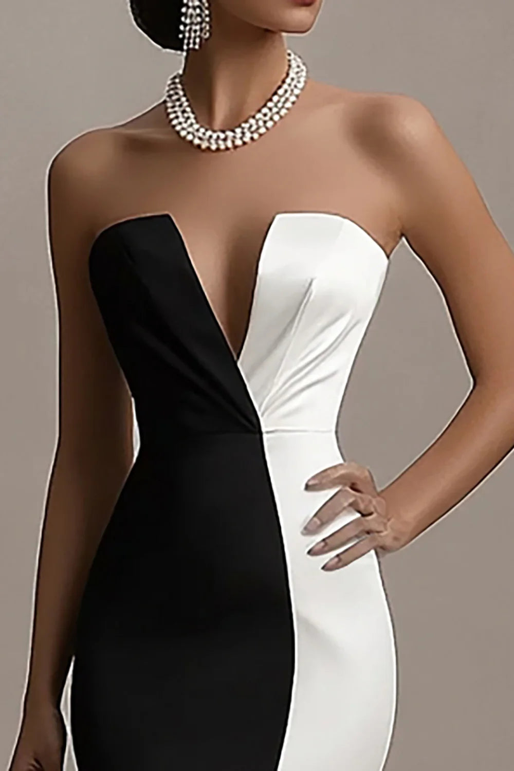 Chic Black And White V Neck Strapless Mermaid Evening Dress With Slit Chic Prom Dress