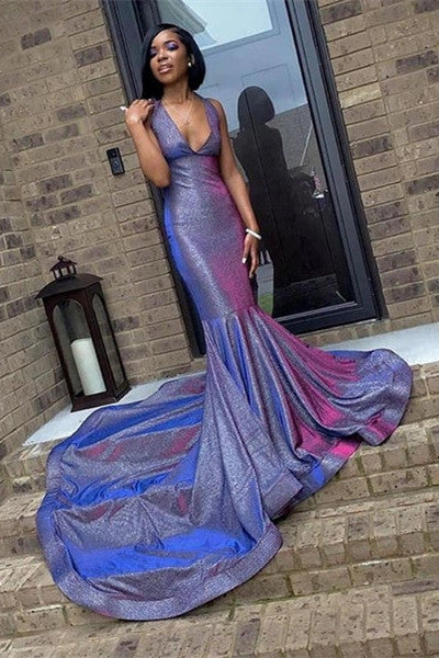 Chic Deep Halter V-Neck Sleeveless Prom Dresses Mermaid Sequin Evening Dress With Sweep Train