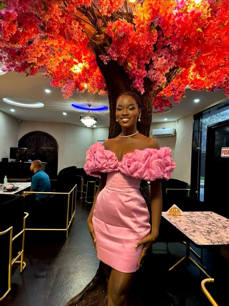 Chic Pink Satin Strapless 3D Lace Collar Hip-hugging 17th Birthday Short Homecoming Dress