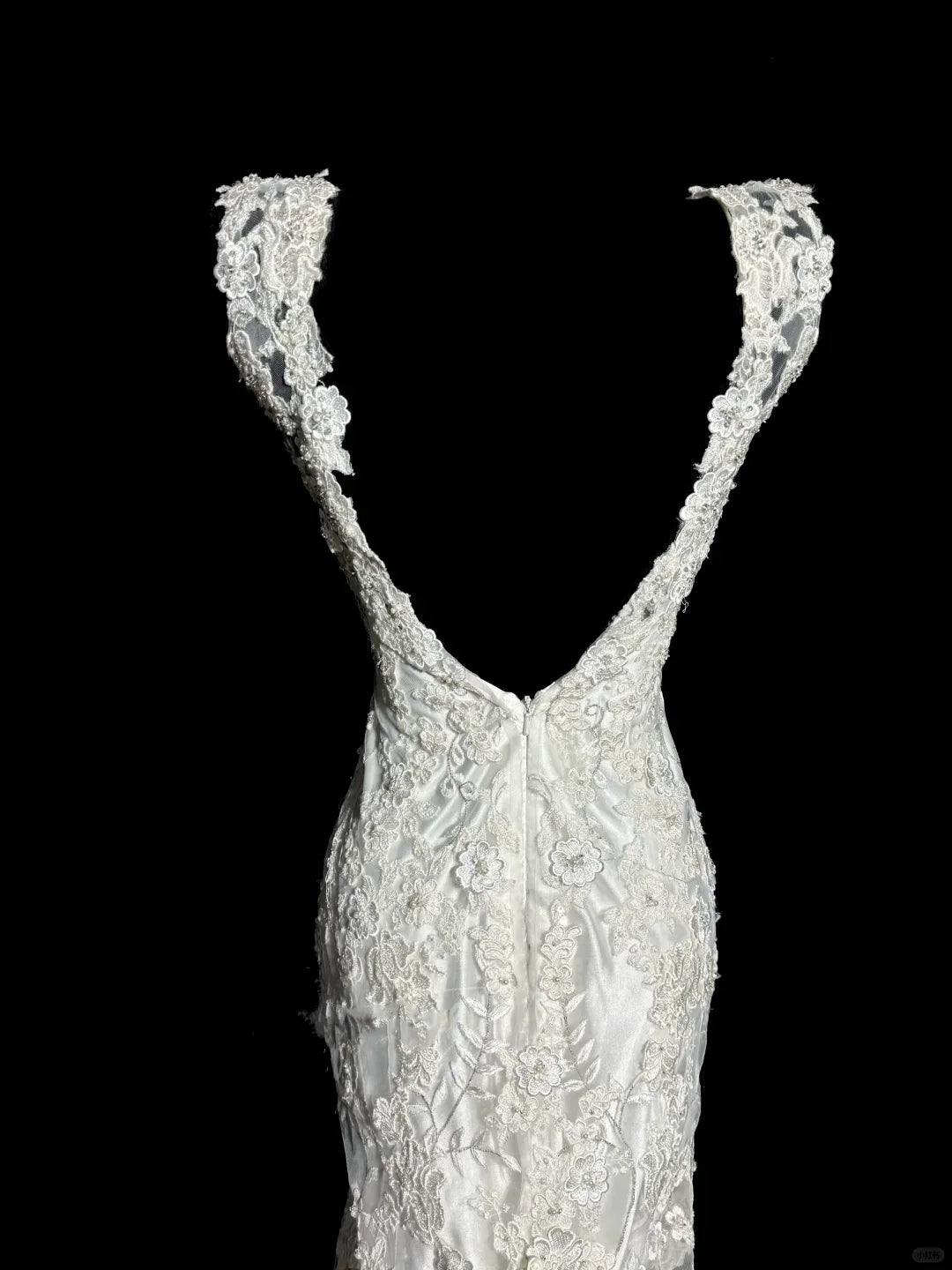 Classy Ivory Floral Lace V Neckline Mermaid Long Wedding Dress Bridal Dresses With Train