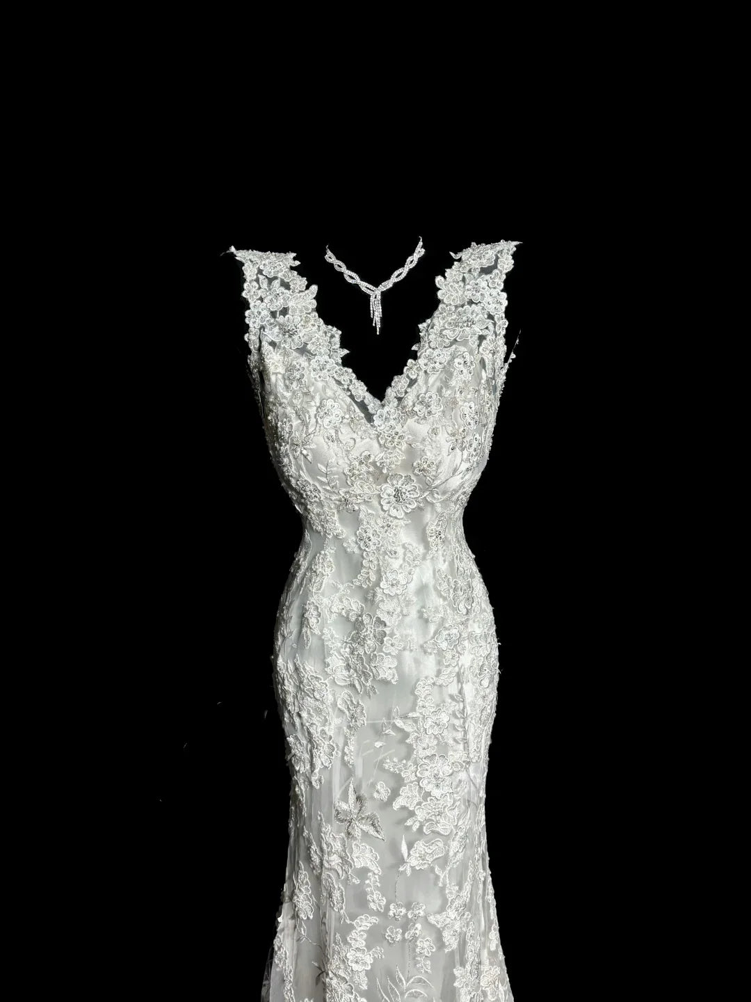 Classy Ivory Floral Lace V Neckline Mermaid Long Wedding Dress Bridal Dresses With Train