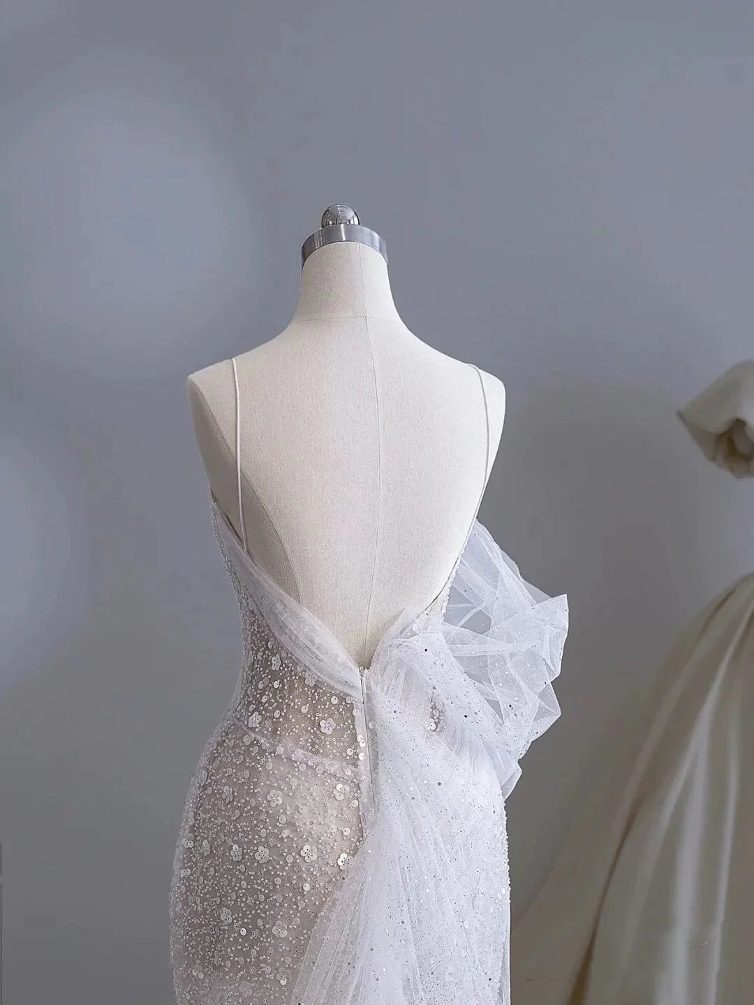 Classy White Sequin Tulle Open Back Mermaid Spaghetti Straps Long Wedding Dress Bridal Dresses