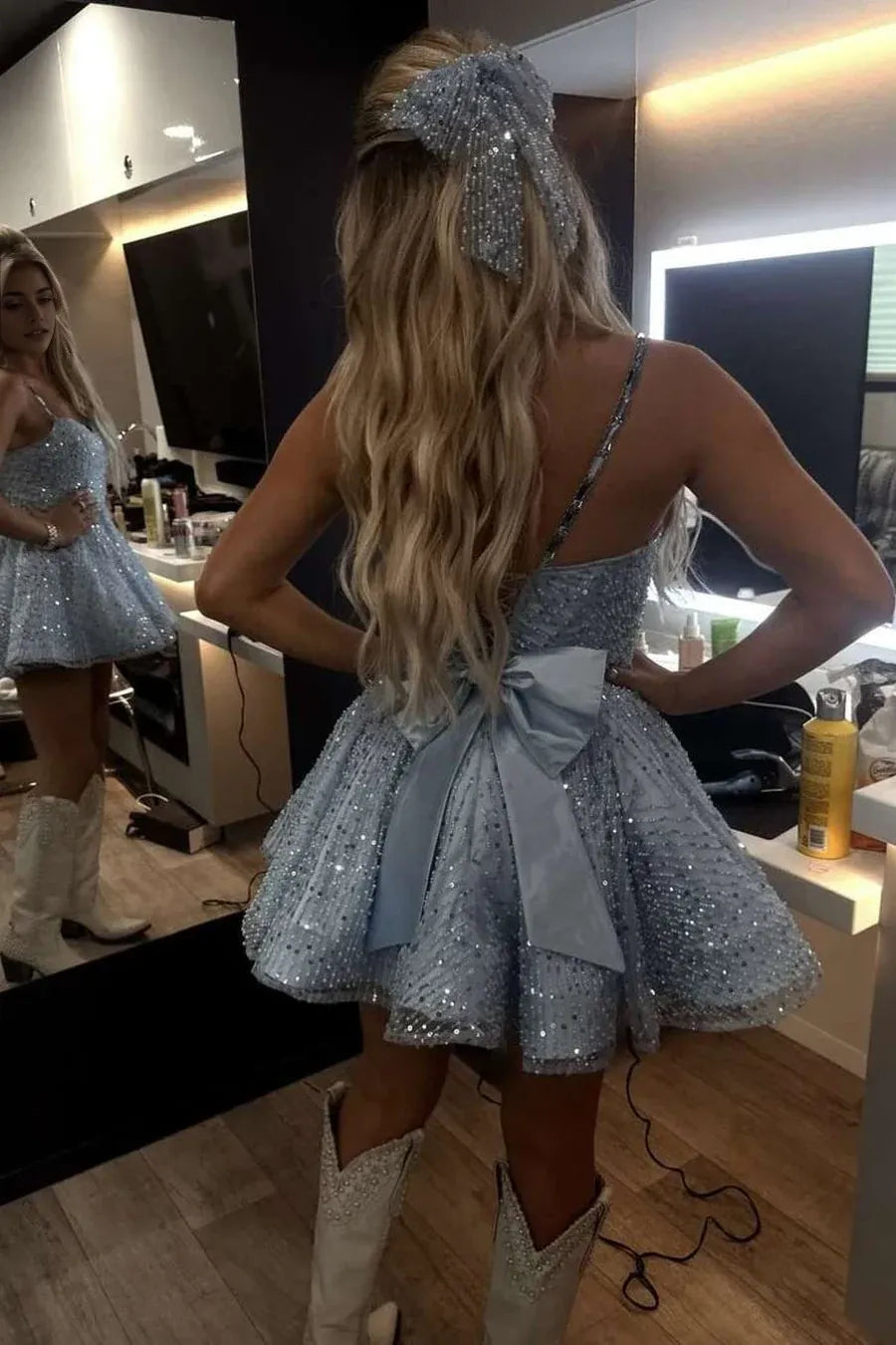 Cute Blue Satin Sequins Tulle Spaghetti Straps A-Line Sweetheart Short Homecoming Dress With Bow