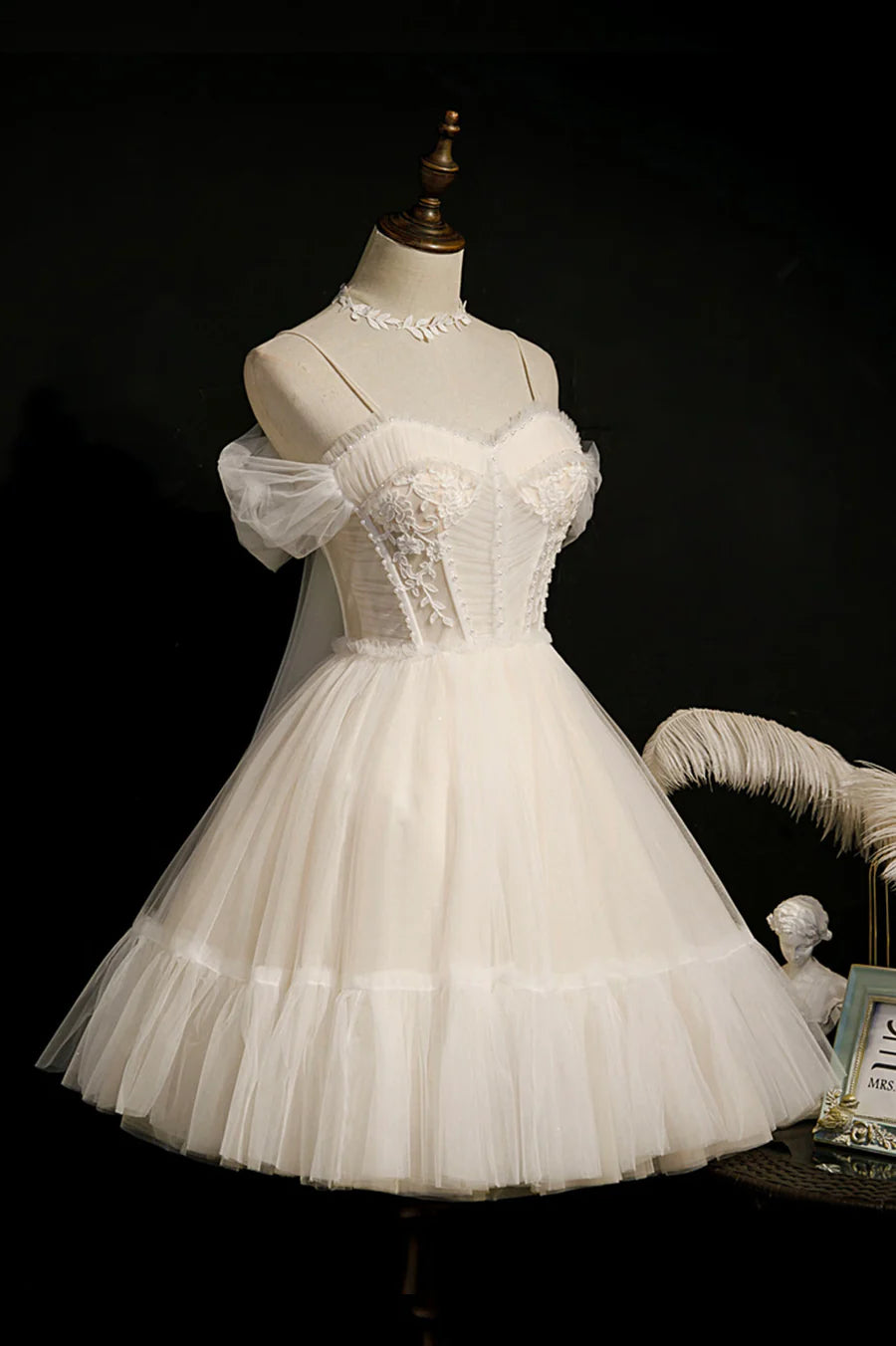 Cute Tulle Lace Beaded Applique Spaghetti Strap Short Party Dresses A-Line Homecoming Dresses