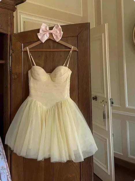 Cute Yellow Waist Suspender Tulle A-line Spaghetti Straps Short Birthday Homecoming Dress