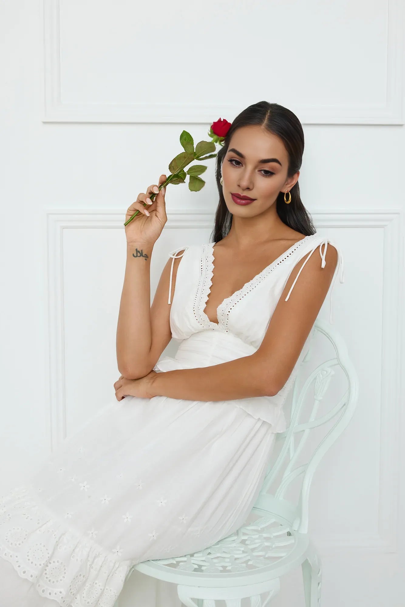 Discount A-line V Neck Tie Ruffle White Maxi Prom Dress For Women Buy