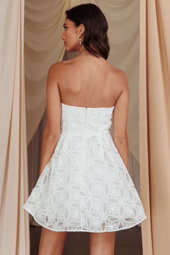 Discount Strapless Embroidered White Mini Homecoming Dress For Ladies