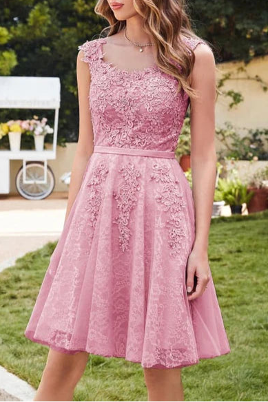 Dusty Pink Tulle Floral Lace Scoop Neck Short Homecoming Dress Sleeveless Party Dress With Appliques