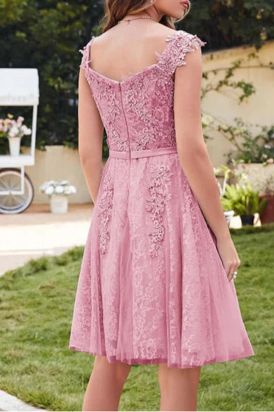 Dusty Pink Tulle Floral Lace Scoop Neck Short Homecoming Dress Sleeveless Party Dress With Appliques