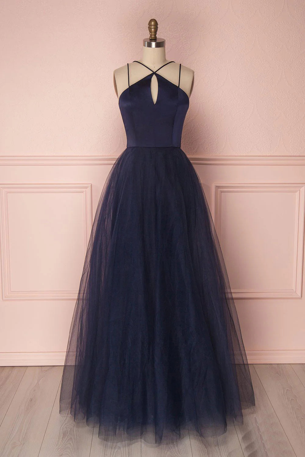 Elegant dark blue A-line tulle long prom dress.
