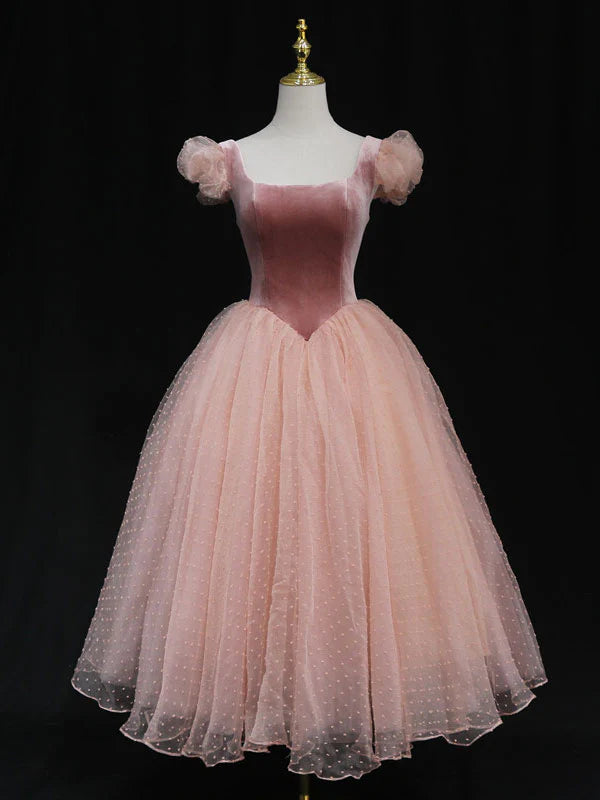 Front view of an elegant pink tulle short prom dress with a square neckline.