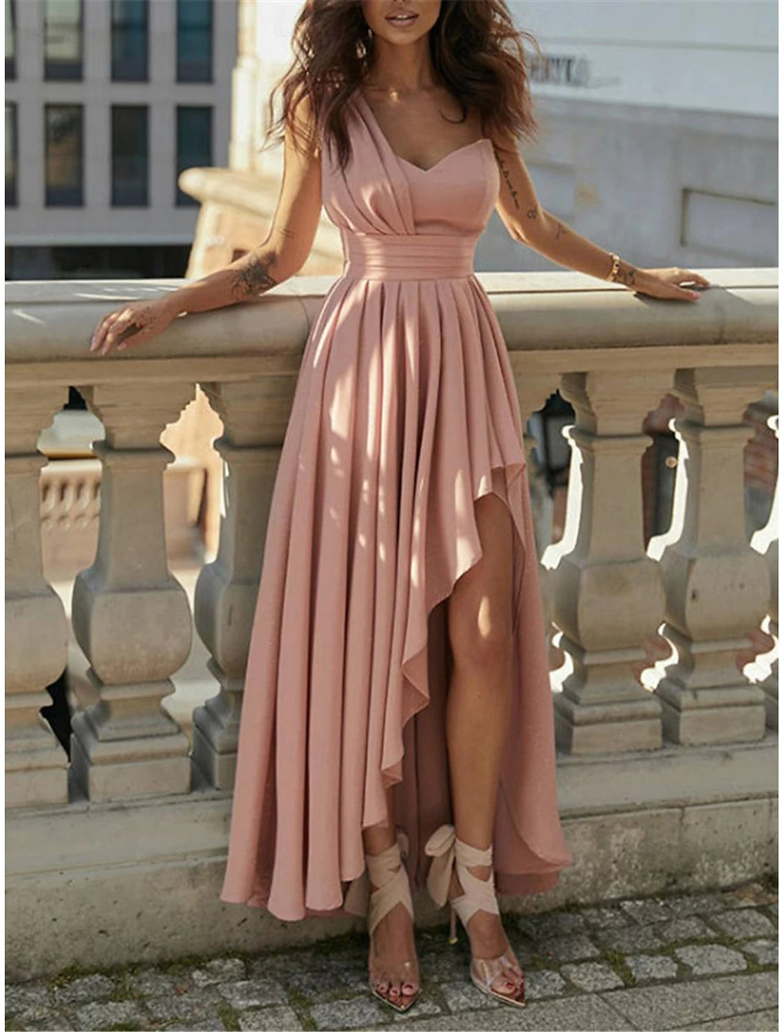 Elegant ruffle backless chiffon maxi dress for women.