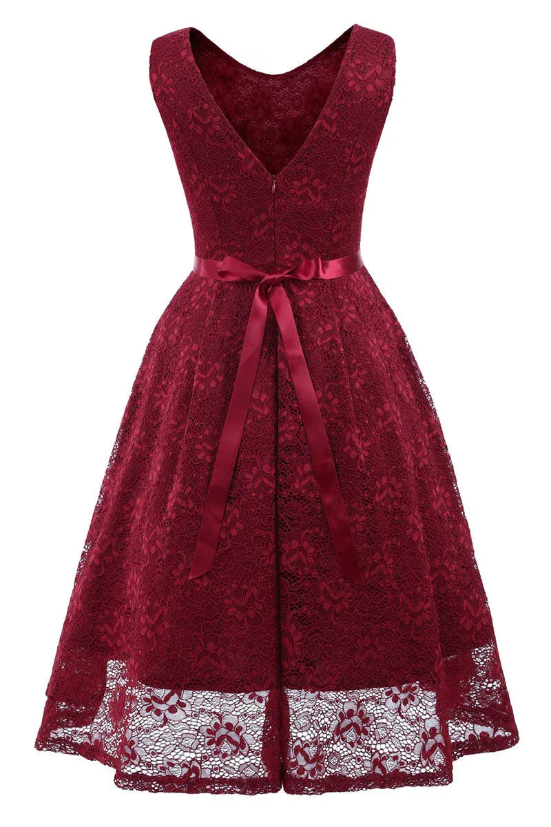 Elegant A-Line Round Neck Lace Champagne Short Homecoming Dress With Bow
