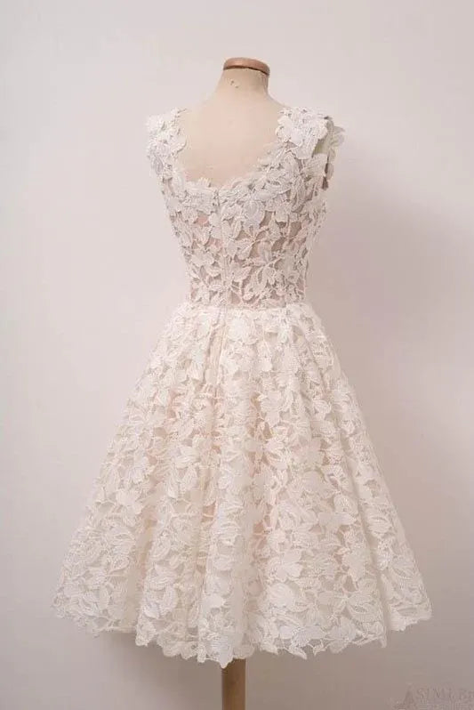 Elegant A-Line Scoop-Neck Lace White Short Homecoming Dress For Ladies