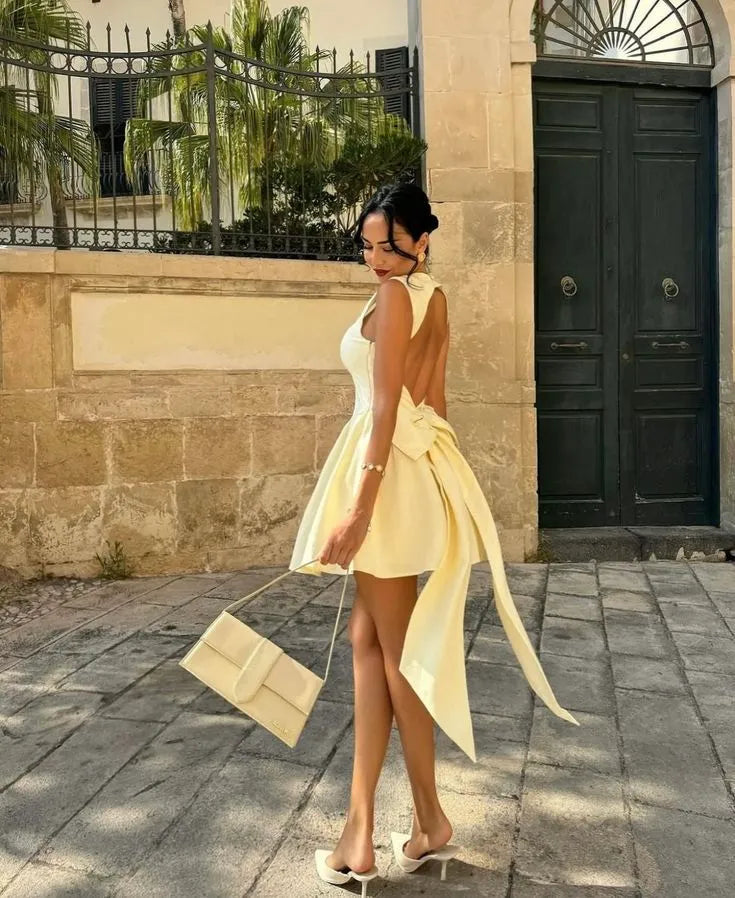 Elegant A-Line Square Neck Corset Open-Back Bow Yellow Mini Homecoming Dress