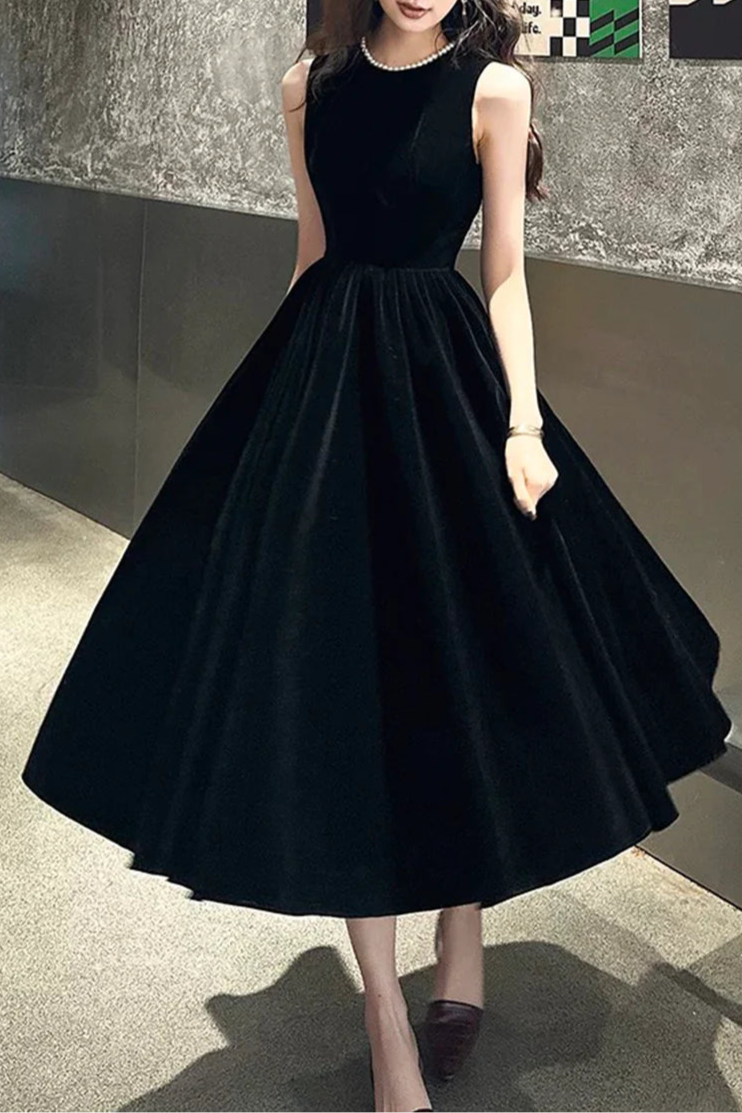 Elegant Black Velvet Pearl Round Neck Short Homecoming Dress A-Line Evening Dress