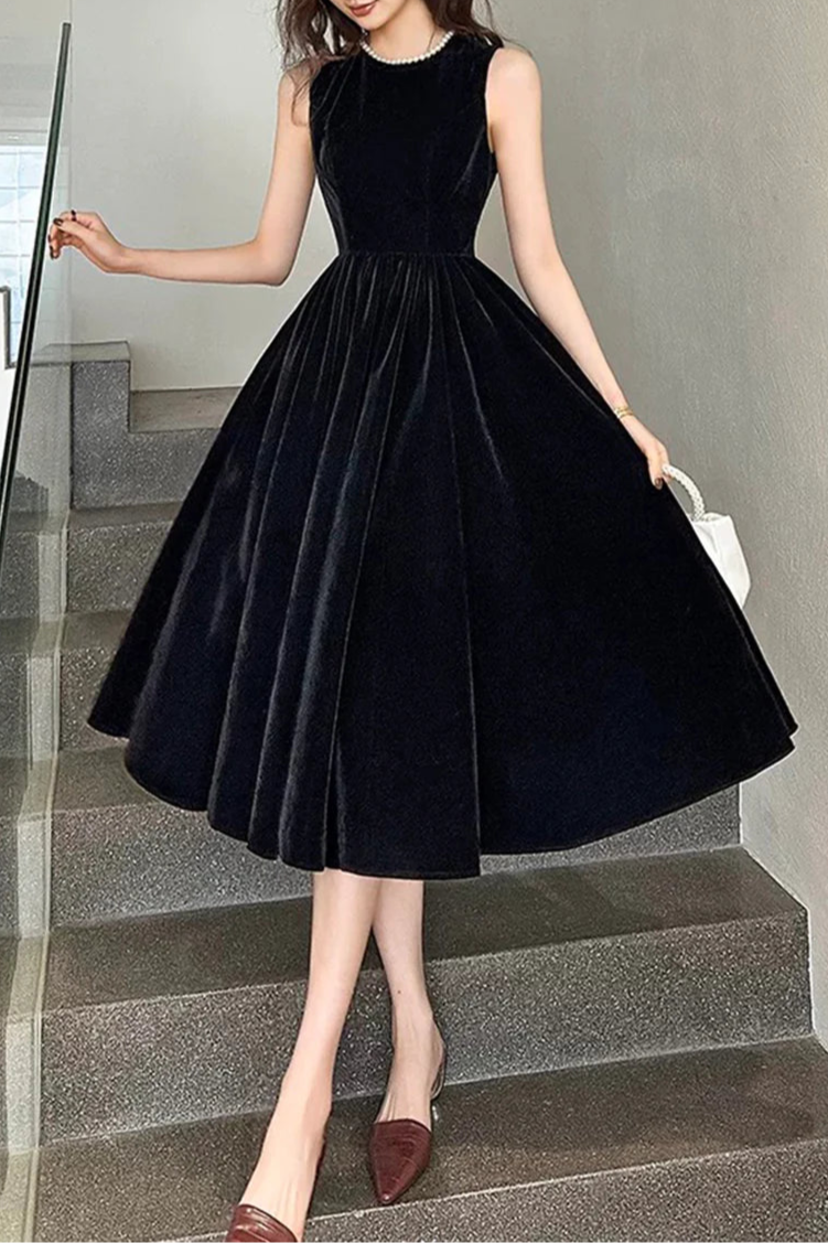 Elegant Black Velvet Pearl Round Neck Short Homecoming Dress A-Line Evening Dress