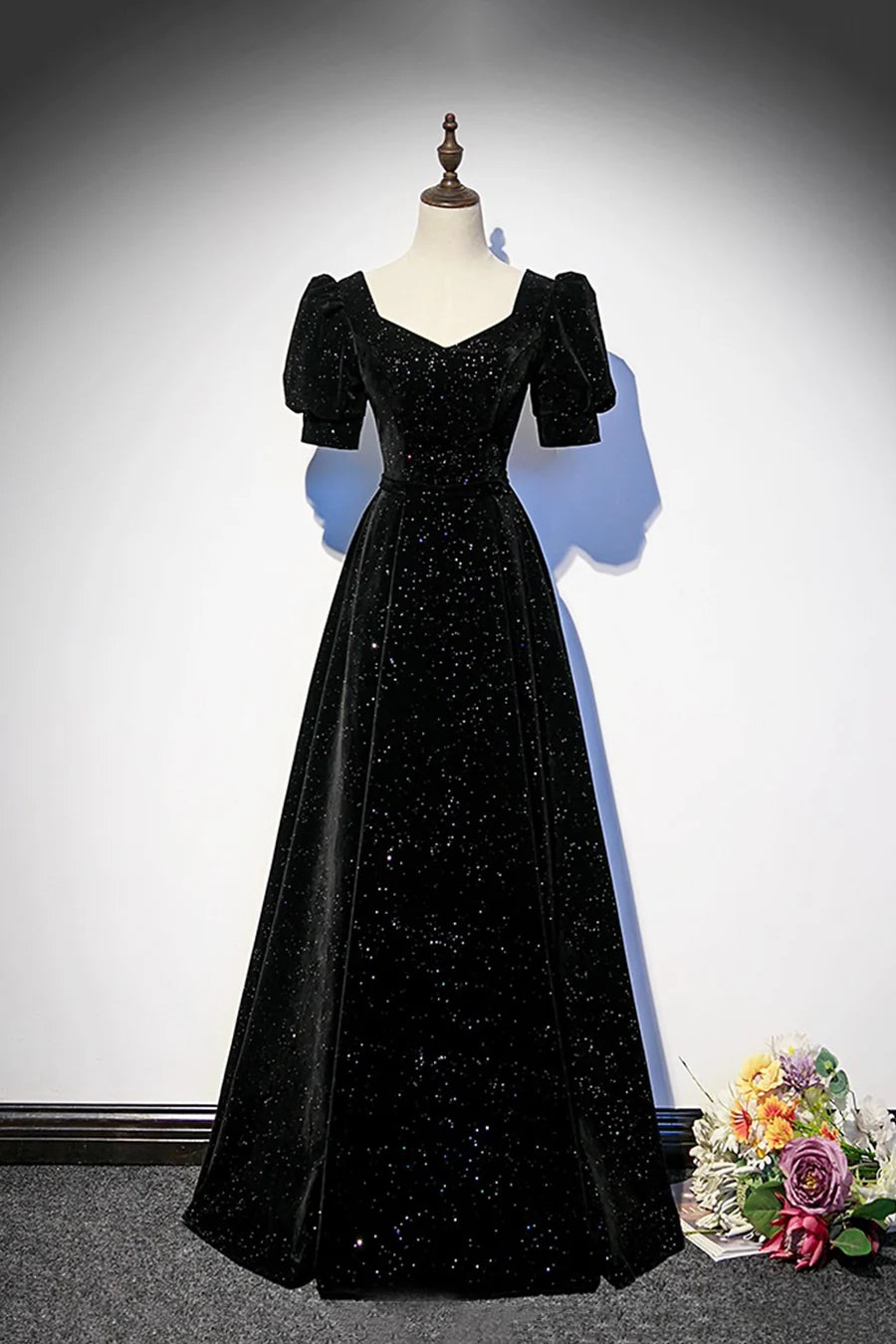 Elegant Black Velvet Short Sleeve A-Line Long Prom Dress Evening Party Dress