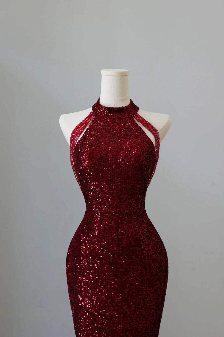 Elegant Burgundy Sequins Mermaid Halter Long Prom Dress Evening Party Dress