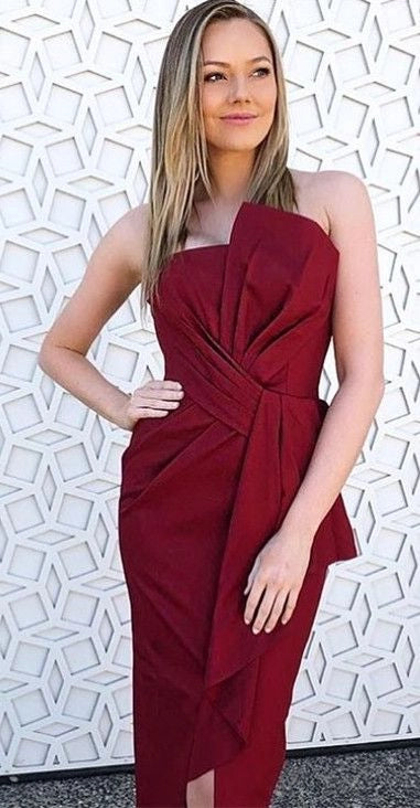 Elegant Burgundy Strapless Pleated Ruffles Short Bridesmaid Dresses Bodycon Prom Dresses