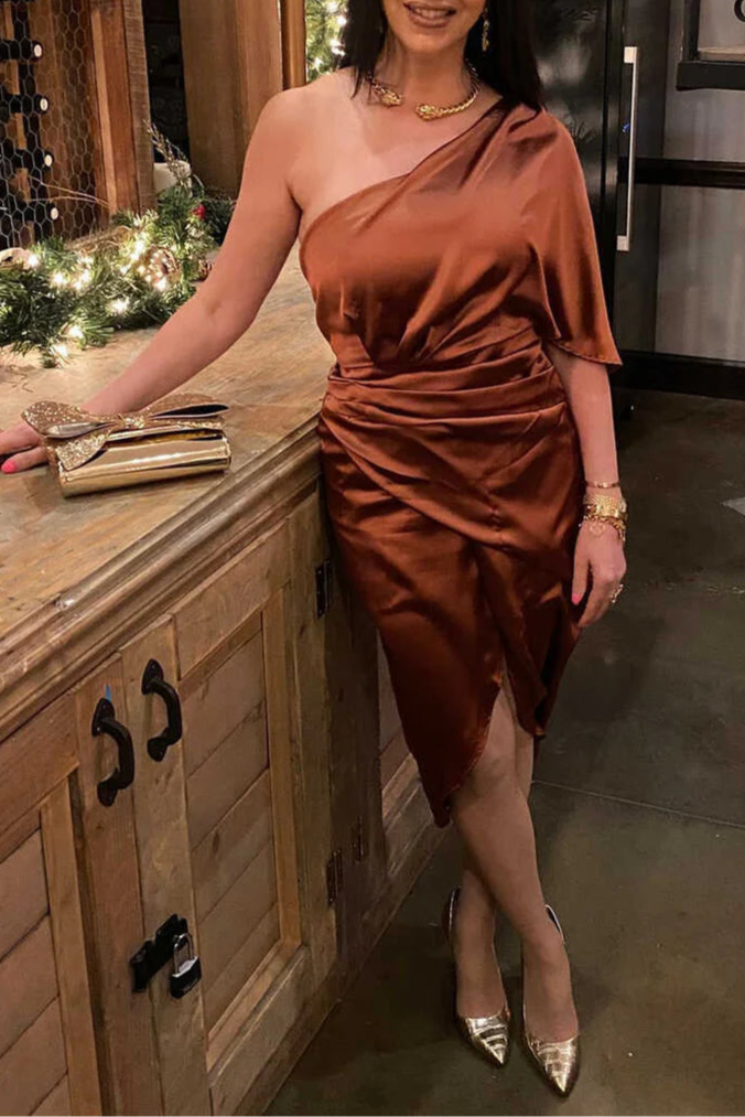 Elegant Green Satin Pleated One-Shoulder Mid-calf length Mother of the Bride Dresses With Slit