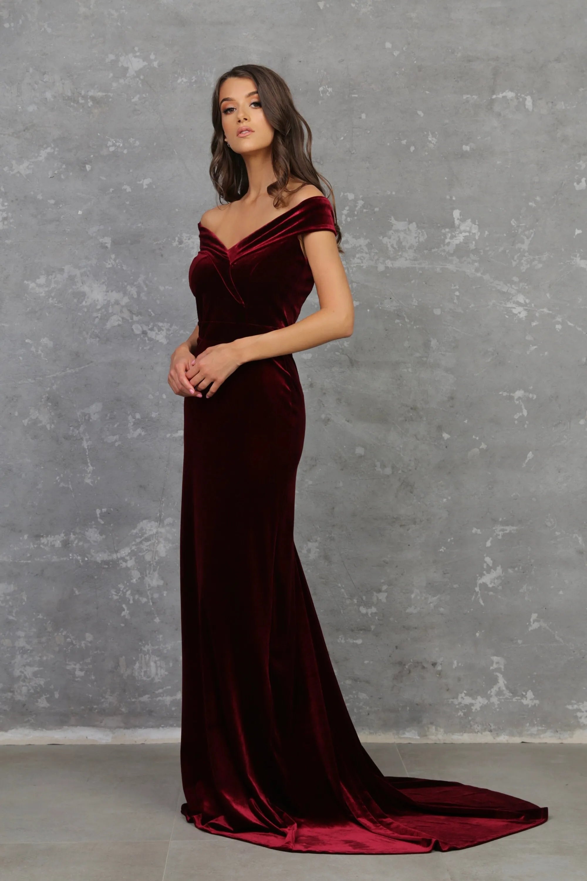 Elegant Mermaid Off-Shoulder Velvet Burgundy Prom Dress With Train For Women