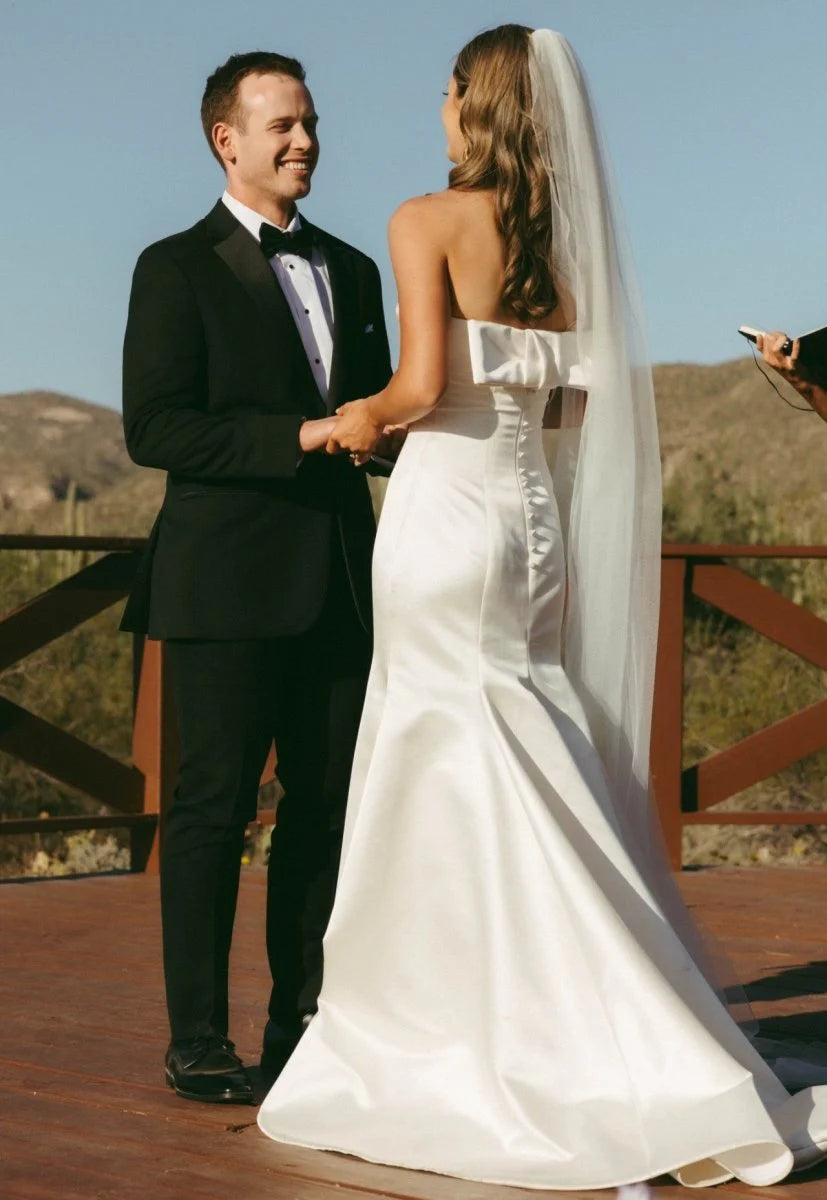 Elegant Mermaid Strapless Sleeveless Satin Bow Sleeveless Wedding Dresses With Sweep Train