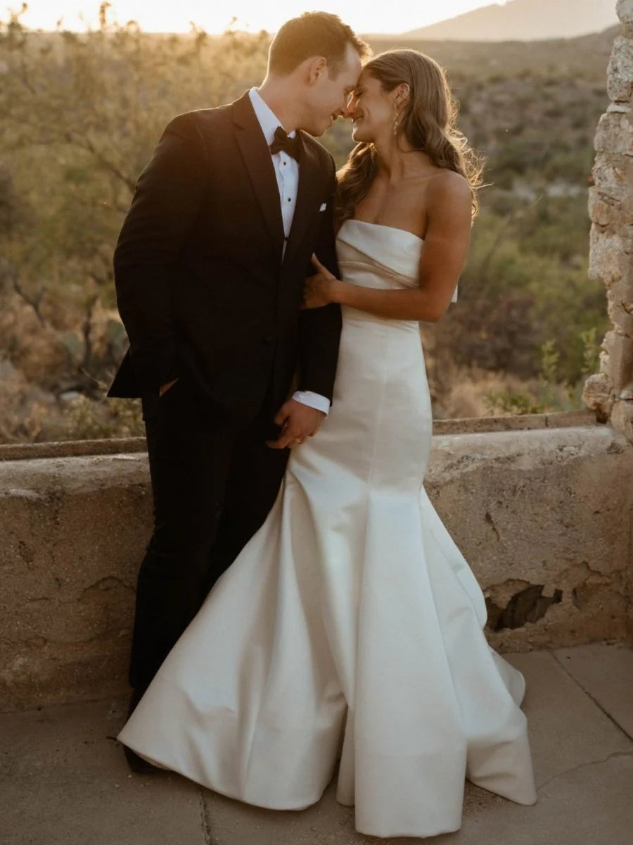 Elegant Mermaid Strapless Sleeveless Satin Bow Sleeveless Wedding Dresses With Sweep Train