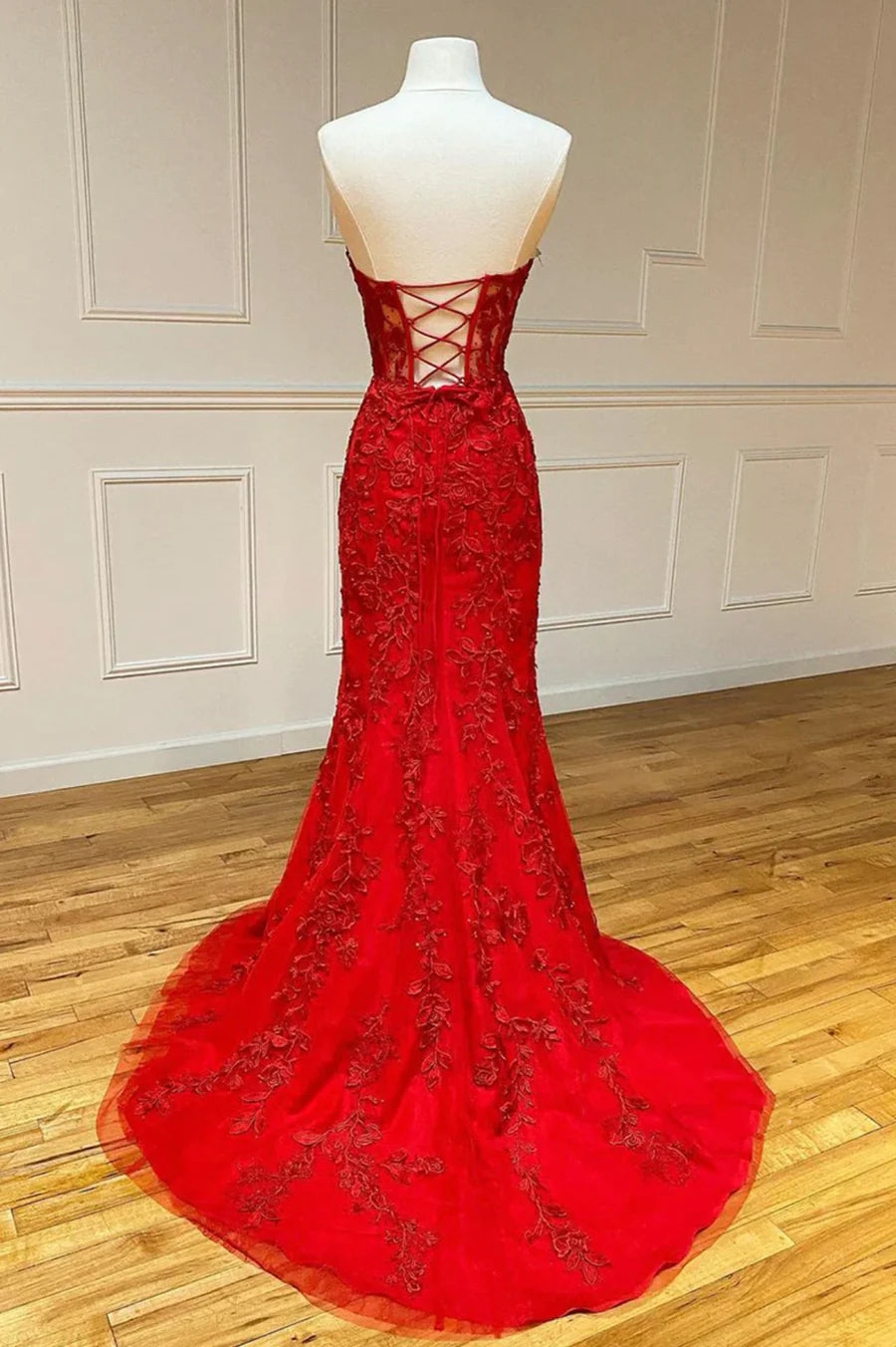 Elegant Mermaid Sweetheart Strapless Beaded Applique Lace Red Long Prom Dress