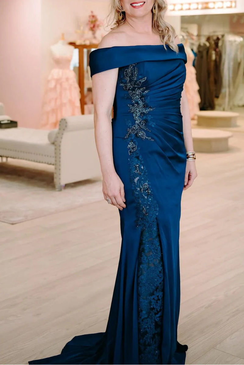Elegant Navy Blue Appliques Pleated Off Shoulder Mother of the Bride Dresses With Train