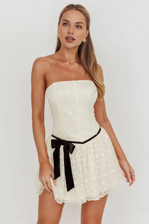 Elegant Strapless Bodycon Lace Up Ivory Mini Homecoming Dress With Bow